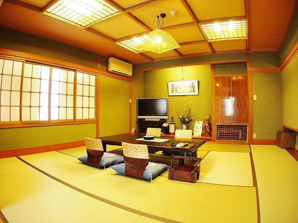 Chuo Hotel Chikuma Exterior photo